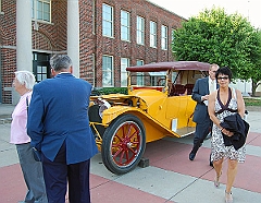 Alumni-dinner-06 car outside